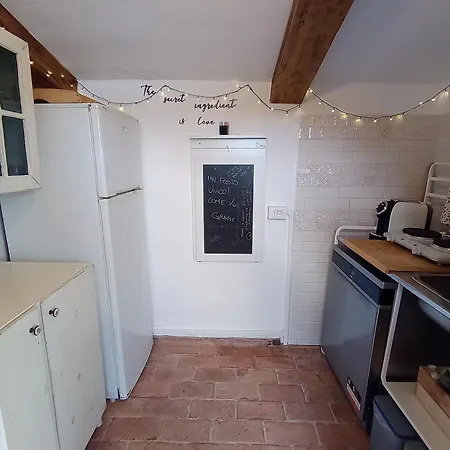 Πανσιόν La Di Leda